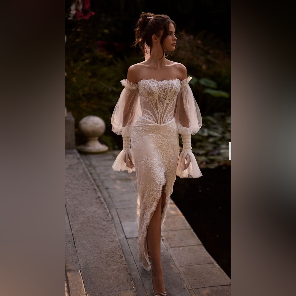 Elegant Off-Shoulder Lace Dress